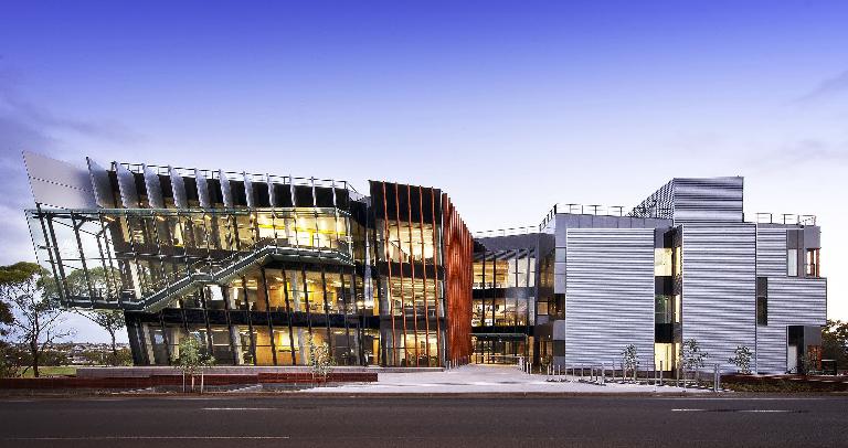 deakin-university-school-slide_index2
