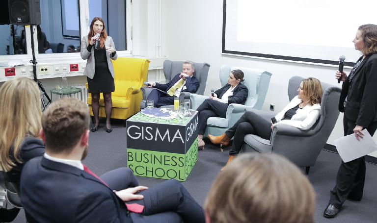 gisma-business-school-school-slide_index1