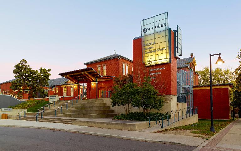 humber-institute-of-technology-and-advanced-learning-school-slide_index1