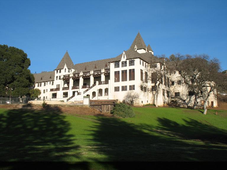 marymount-college-school-slide_index3