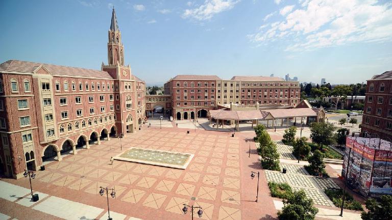 the-university-of-southern-california-school-slide_index0