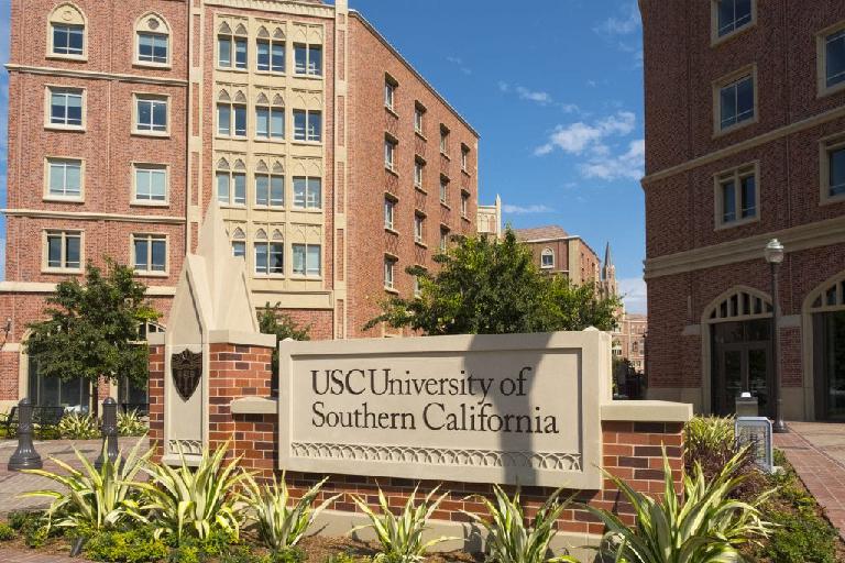 the-university-of-southern-california-school-slide_index3