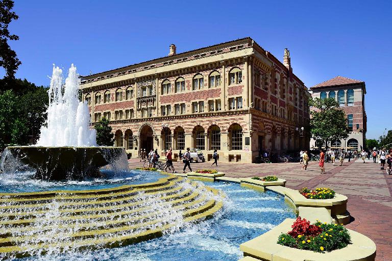the-university-of-southern-california-school-slide_index4